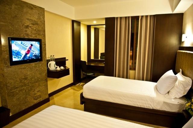 Crown Victoria Hotel Tulungagung Rum bild